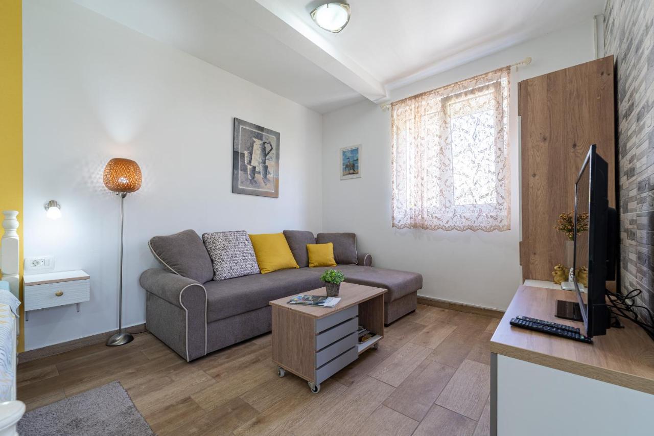 Apartments Gruda Цетинє Екстер'єр фото