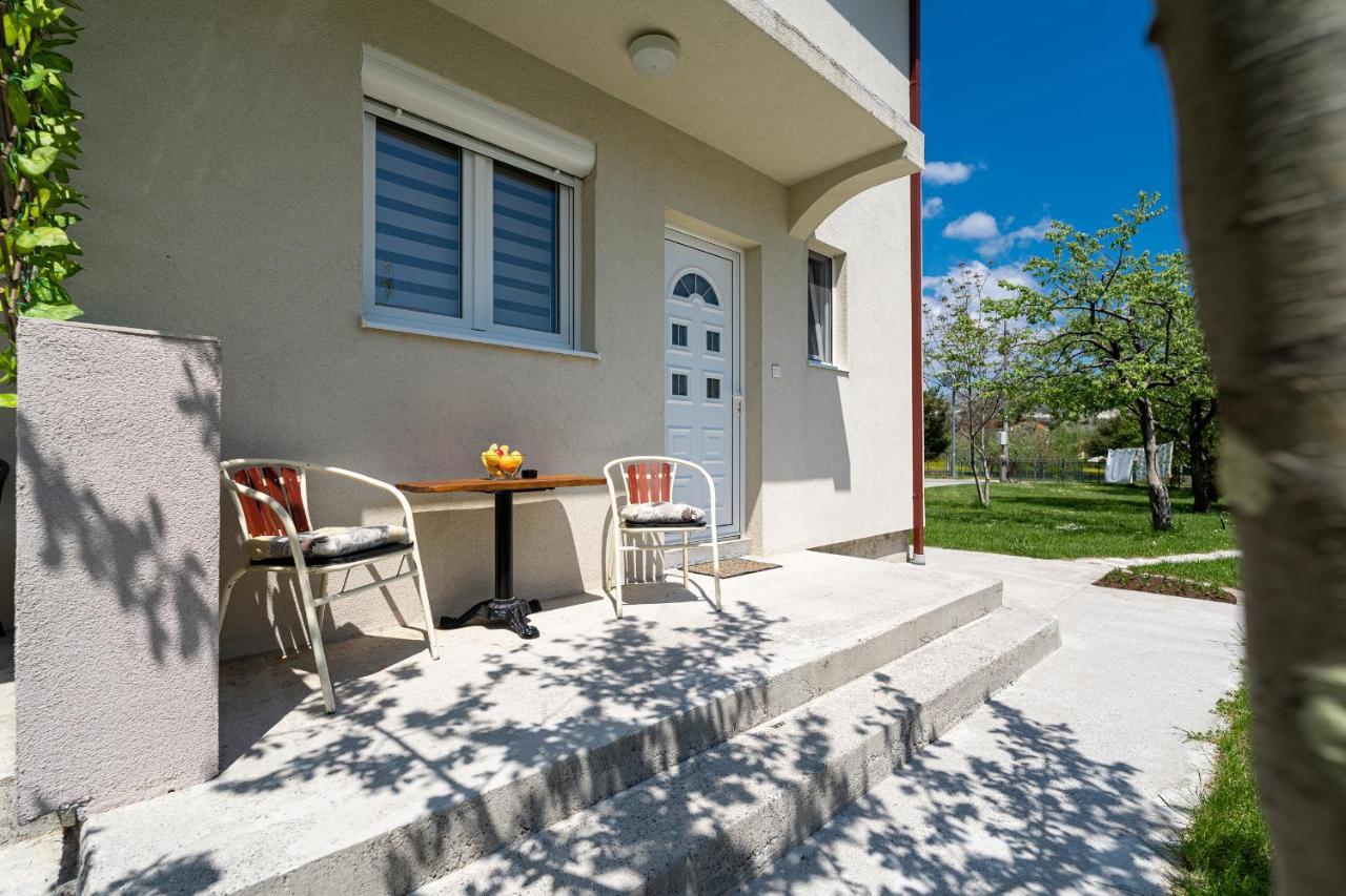 Apartments Gruda Цетинє Екстер'єр фото
